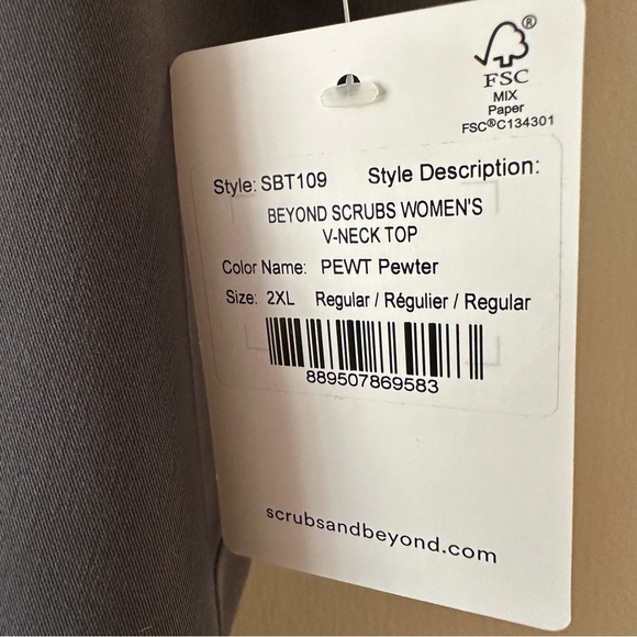 NWT Beyond Scrubs Kindheart 2-Pocket V-Neck Top - Picture 5 of 6